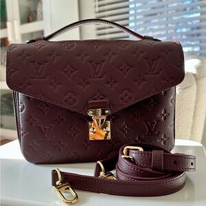 Louis Vuitton Pochette Métis Burgundy